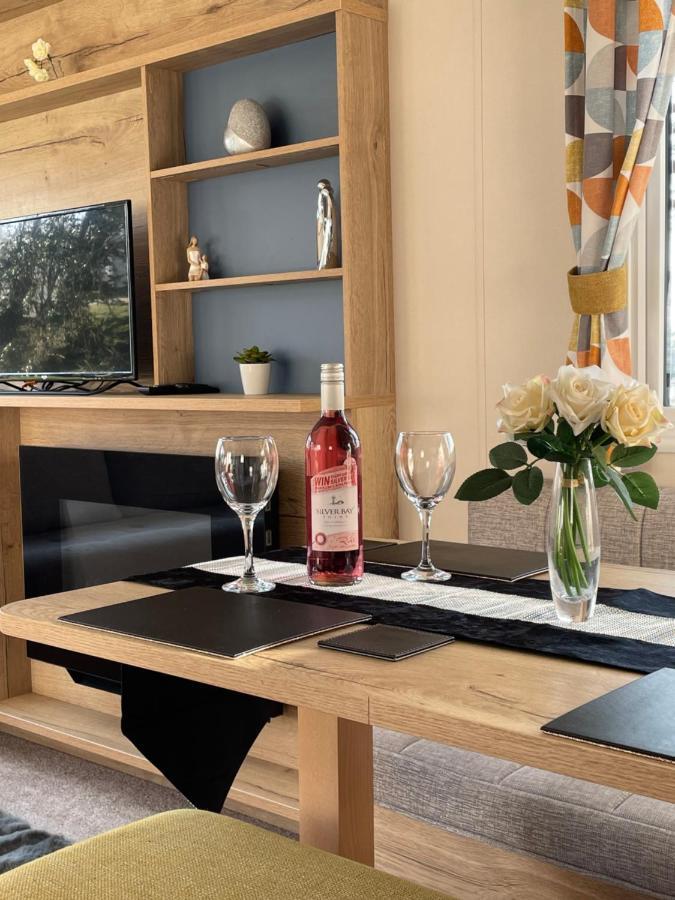 Deluxe, 3 Bed Holiday Home At Combe Haven Holiday Park Hastings Bagian luar foto